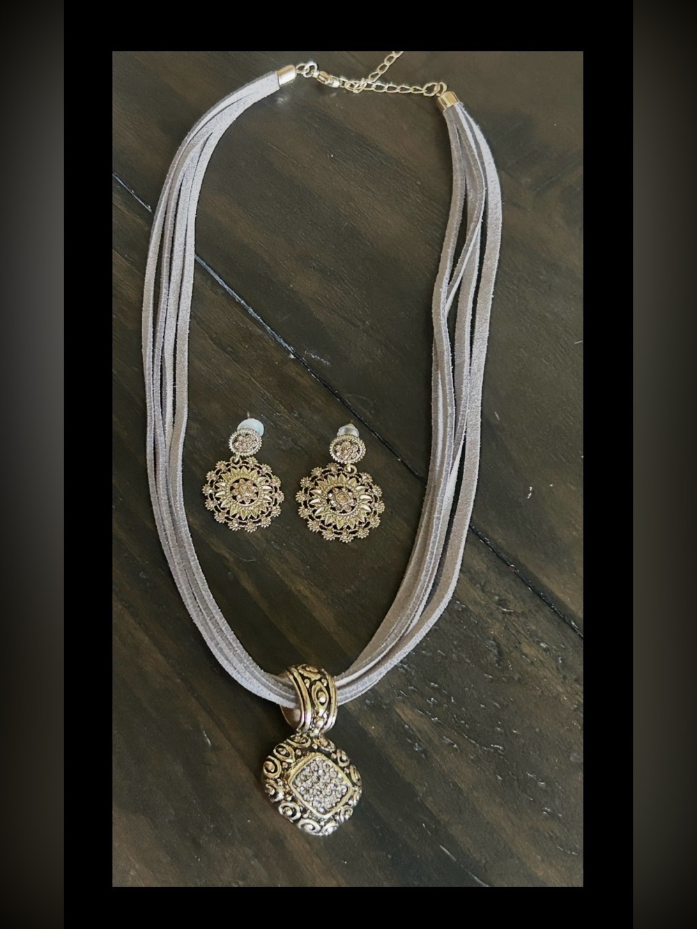 Pendant Necklace and earrings